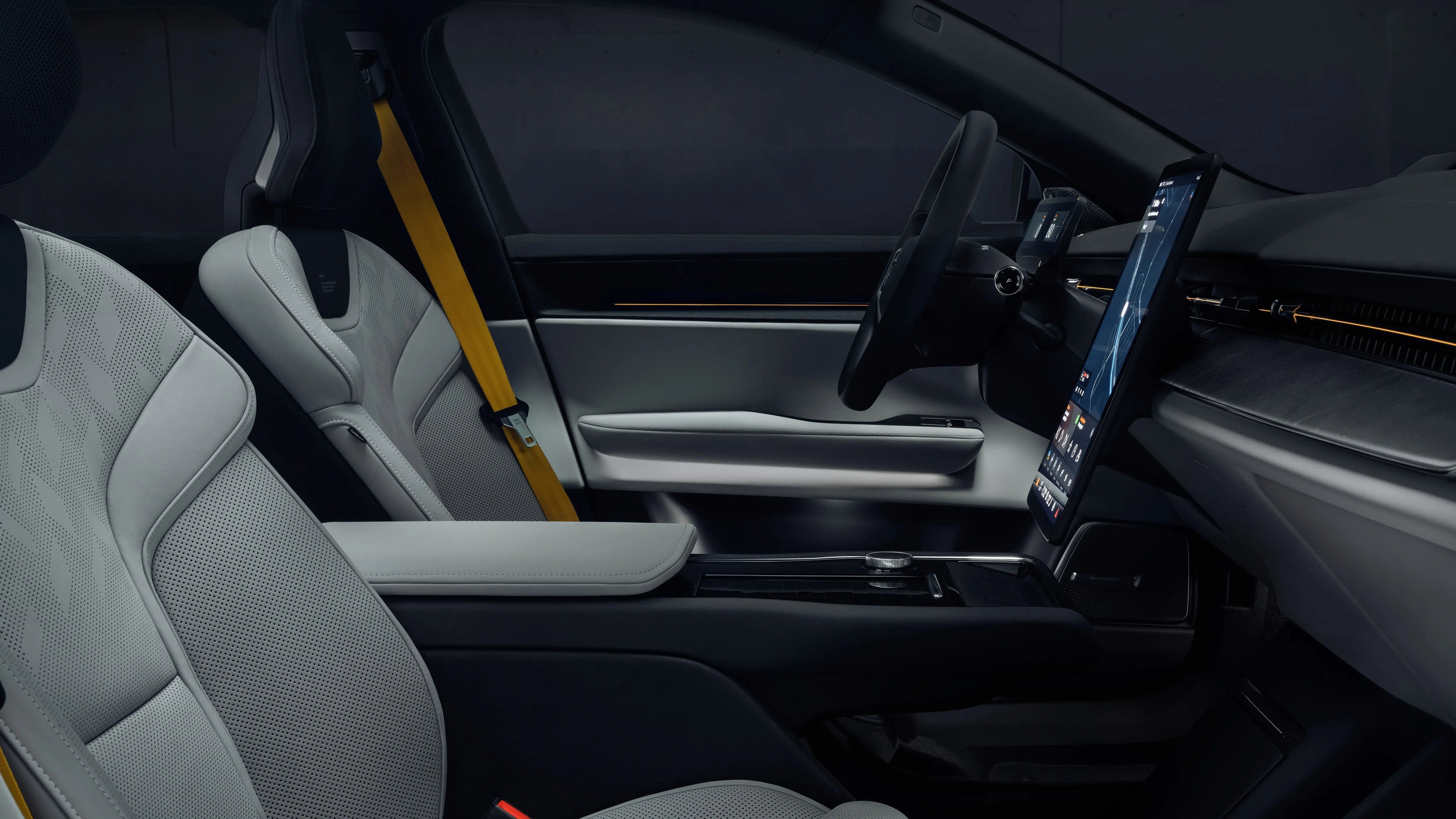 Polestar 3 interior with the slim floating dashboard